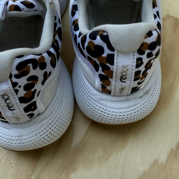 Nike React Escape RN Women’s White Leopard Print Running Shoes Size 8 - Picture 7 of 10